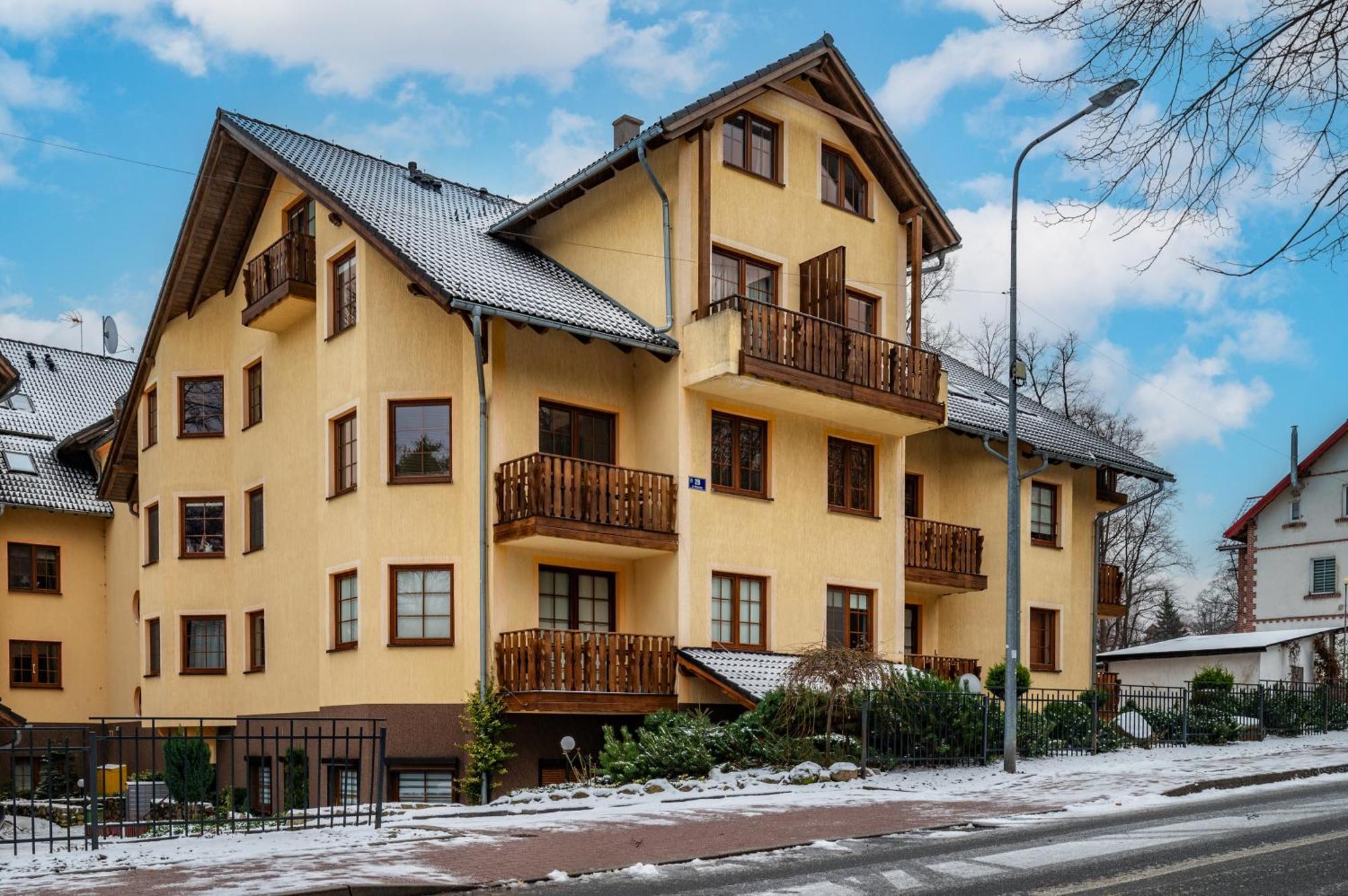 Karkonoski Kamyczek Apartment *